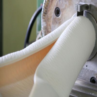 Bom preço. Pré-composto de borracha FKM branca com boa liberação de adesão e excelente fluidez para vedações de óleo e juntas on-line